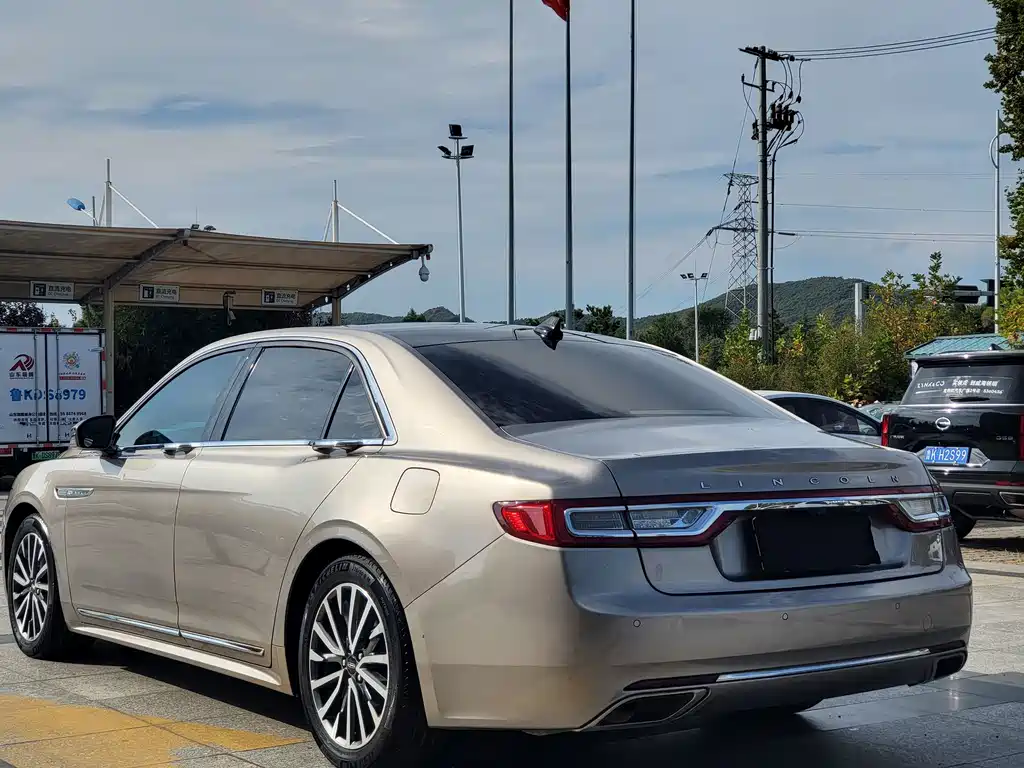 Lincoln Continental — миниатюра 4