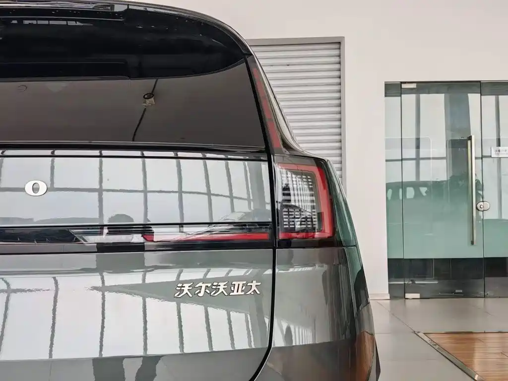Volvo XC70 PHEV — миниатюра 15