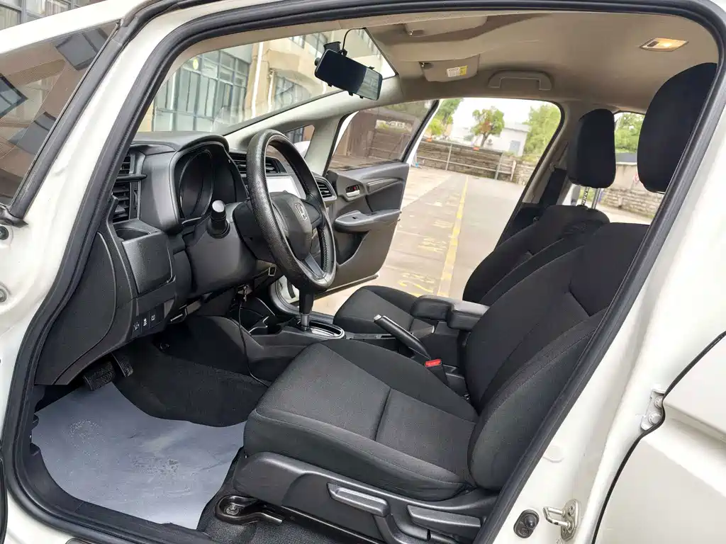 Honda Fit — миниатюра 6
