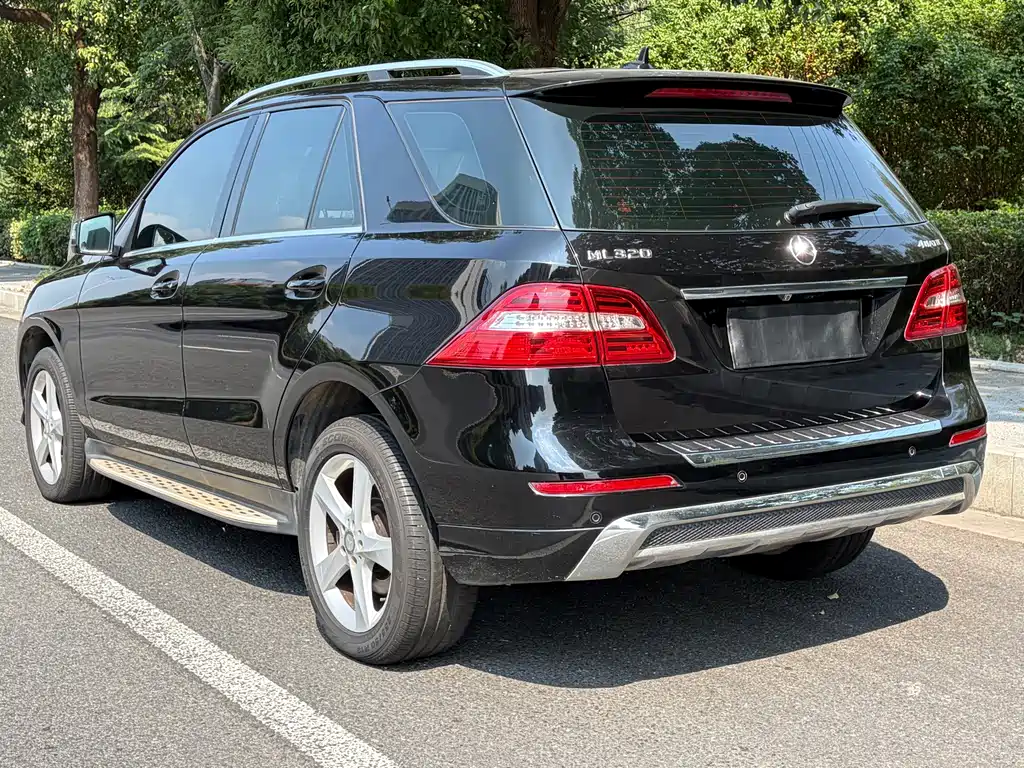 Mercedes-Benz M-Class — миниатюра 4