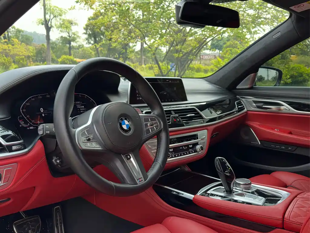 BMW 7 Series — миниатюра 10