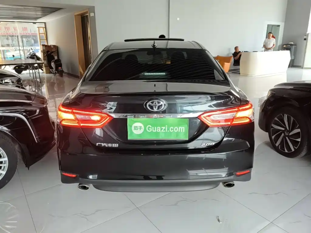 Toyota Camry — миниатюра 6