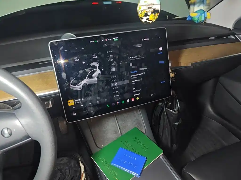 Tesla Model 3 — миниатюра 9