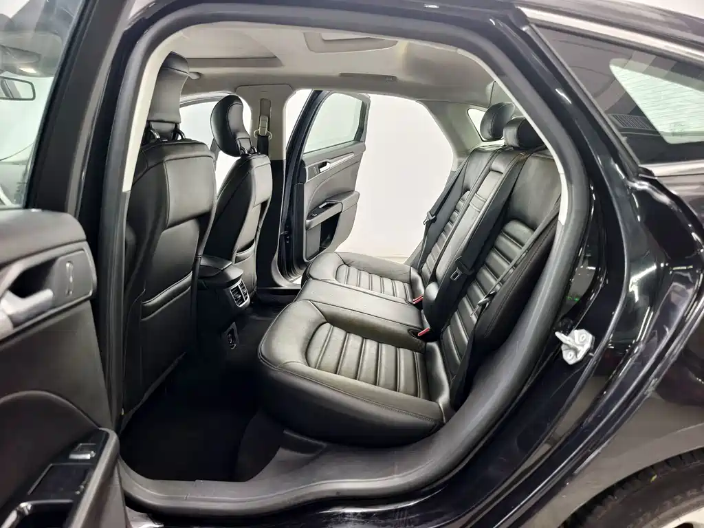 Ford Mondeo — миниатюра 13