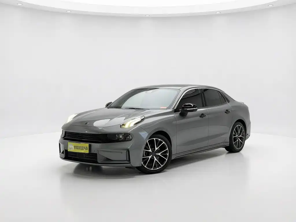 Lynk & Co 03