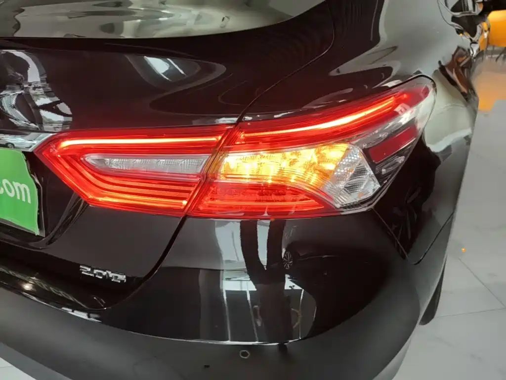 Toyota Camry — миниатюра 8