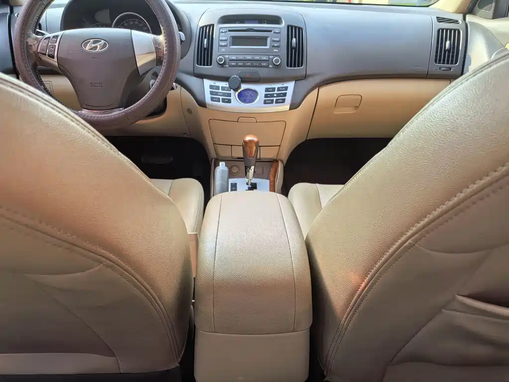 Hyundai Elantra — миниатюра 14