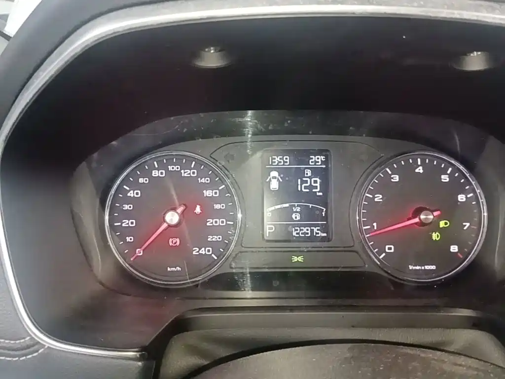 Roewe RX5 — миниатюра 12
