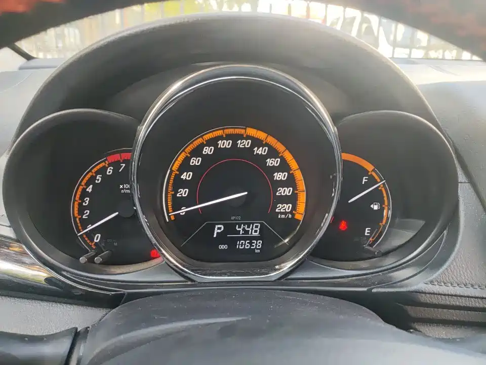 Toyota Yaris L — миниатюра 5