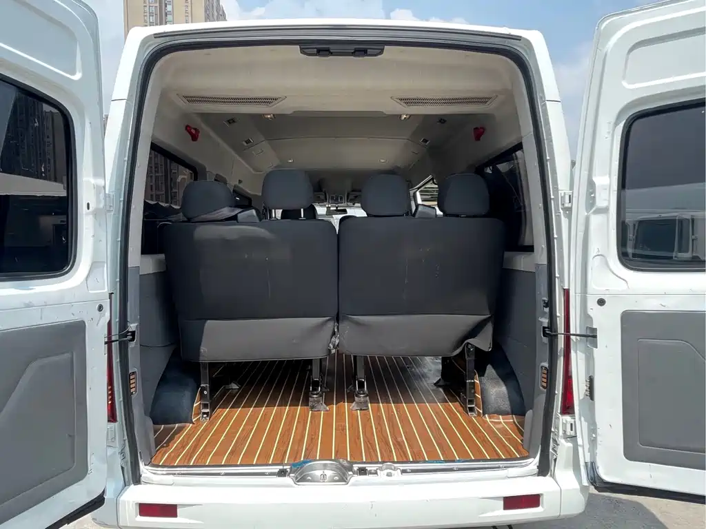 MAXUS V80 — миниатюра 13