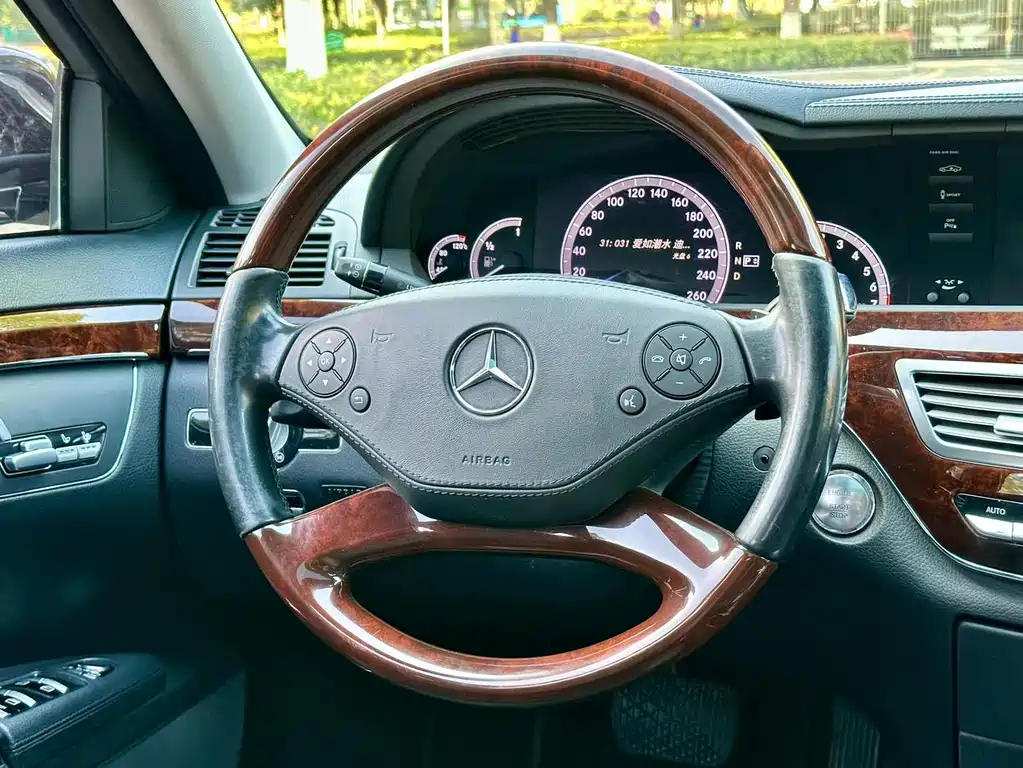Mercedes-Benz S-Class — миниатюра 11