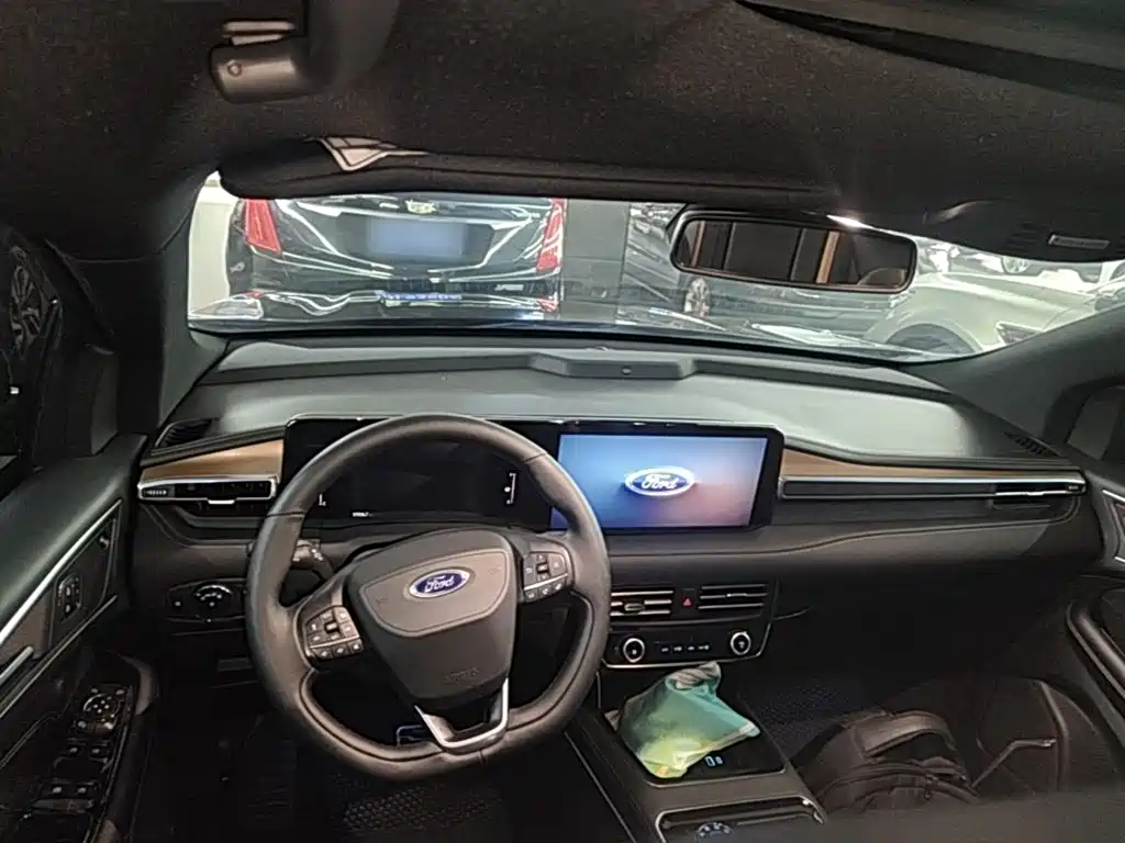 Ford Edge — миниатюра 10