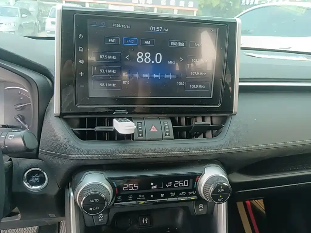 Toyota RAV4 — миниатюра 13