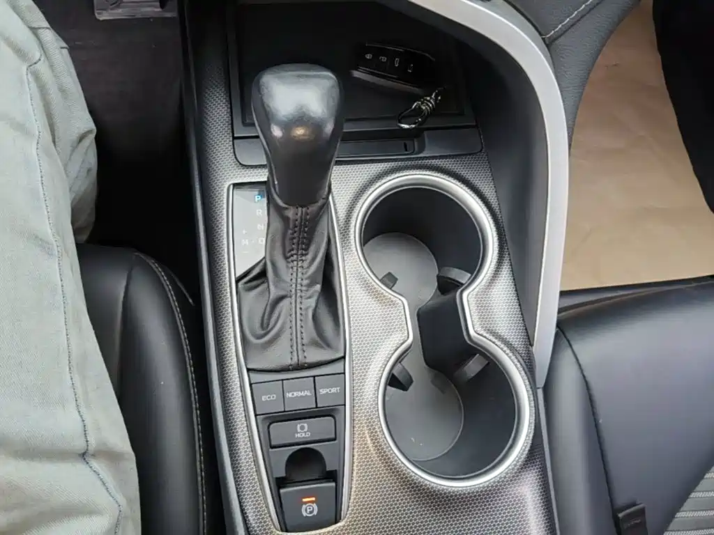 Toyota Camry — миниатюра 14