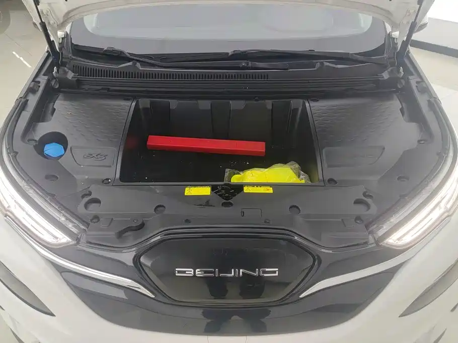 BAIC EX3 — миниатюра 10