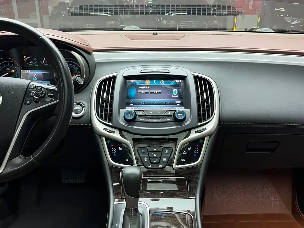 Buick LaCrosse — миниатюра 28