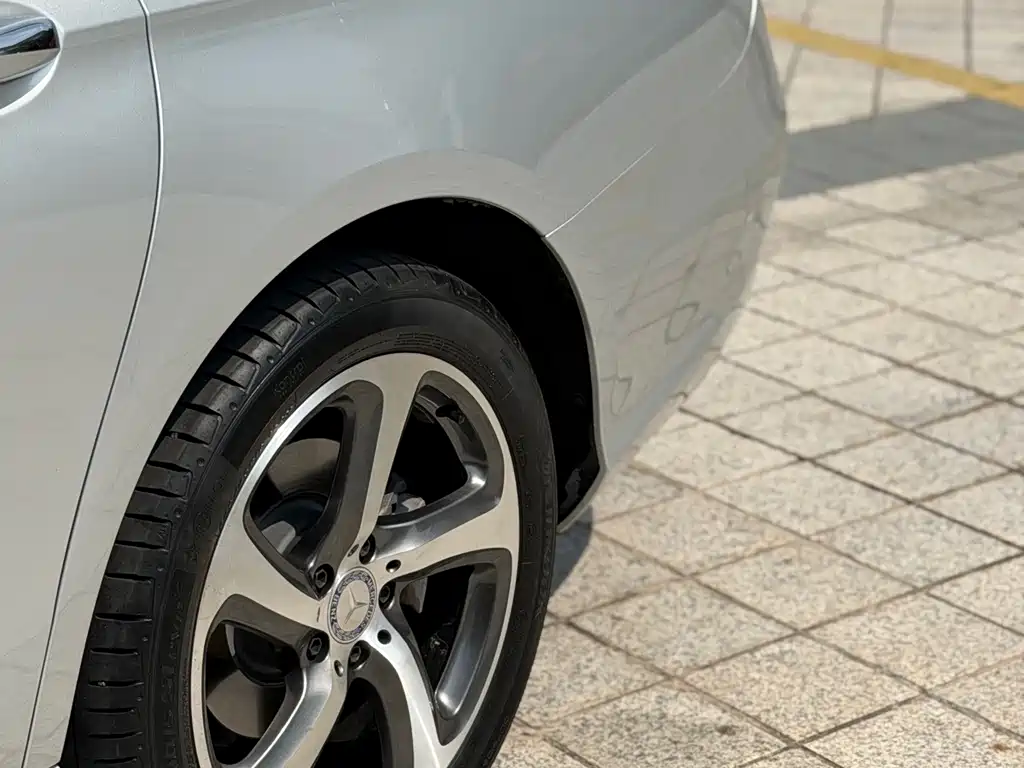 Mercedes-Benz E-Class — миниатюра 14