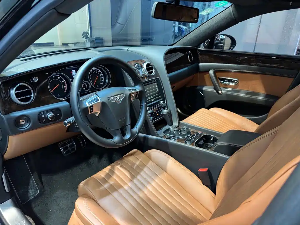 Bentley Flying Spur — миниатюра 8