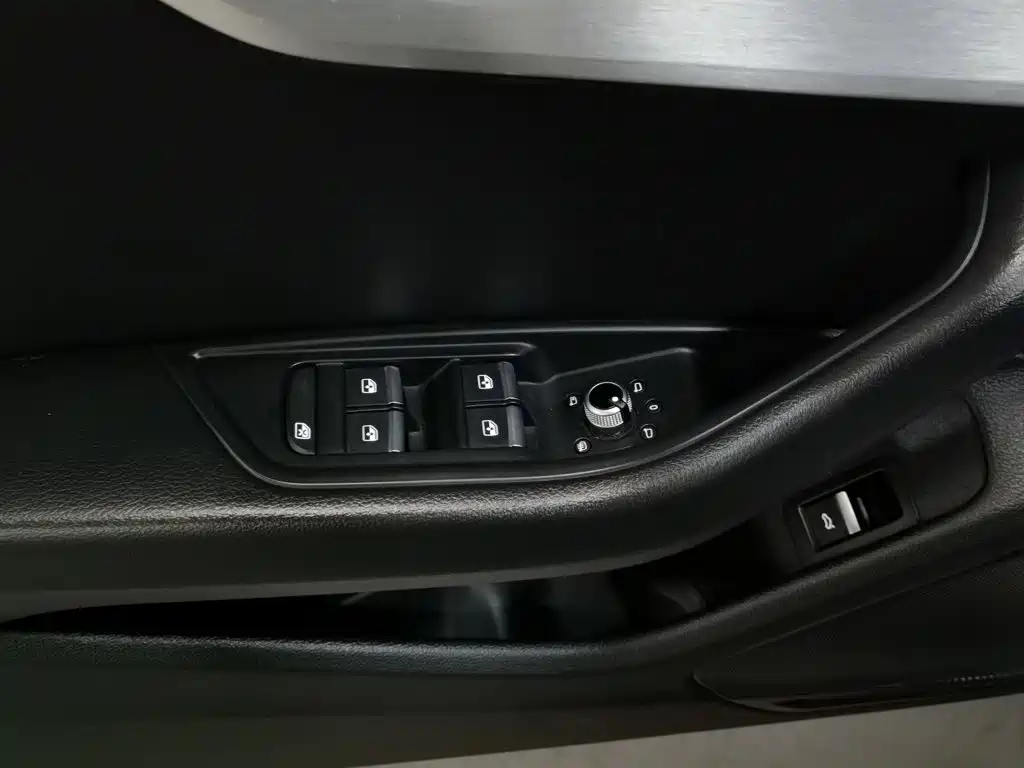 Audi A4L — миниатюра 9