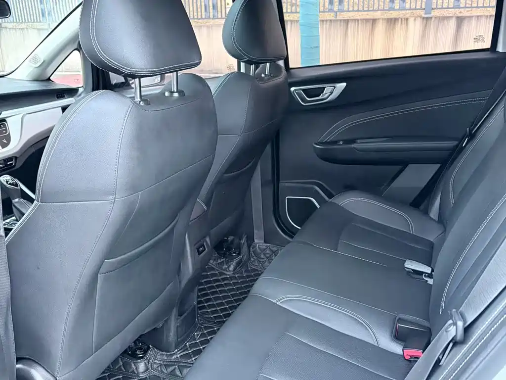 Geely Vision X3 — миниатюра 5