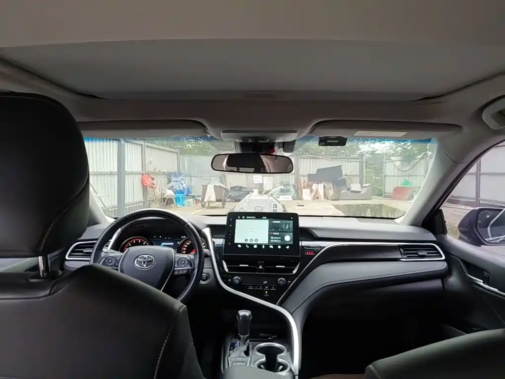 Toyota Camry — миниатюра 18