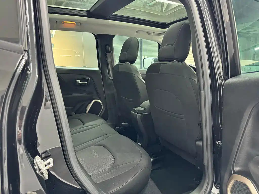 Jeep Renegade — миниатюра 15
