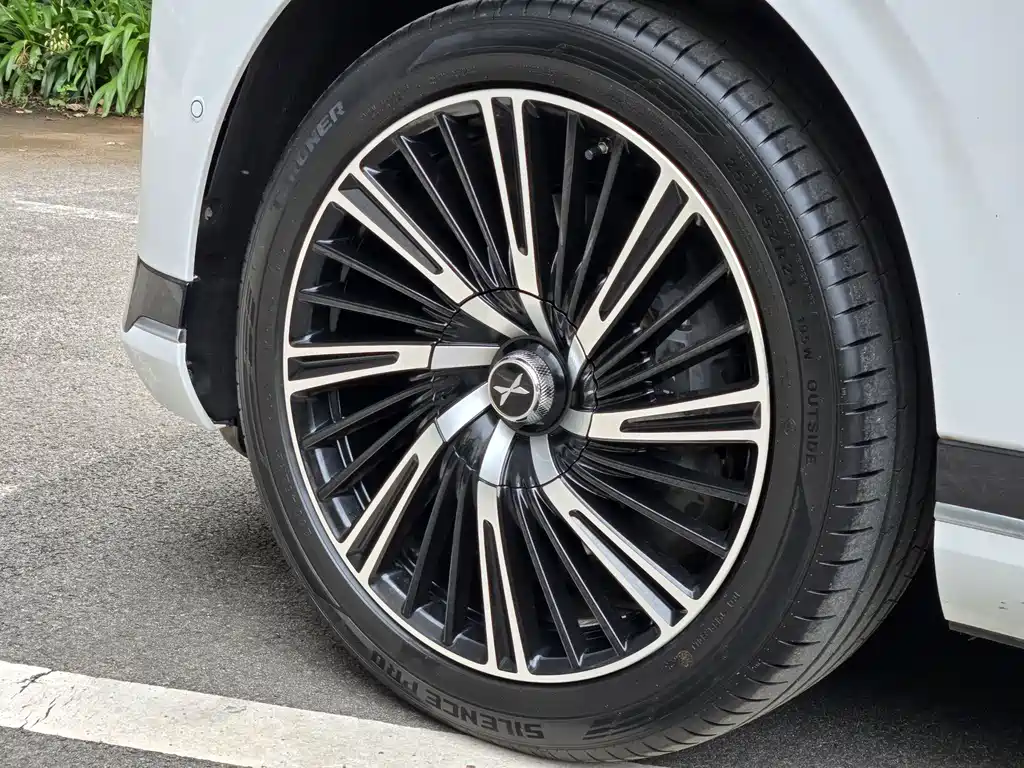 XPeng G9 — миниатюра 9