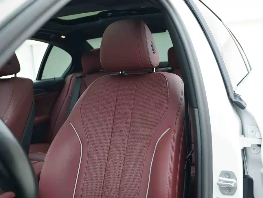 BMW 5 Series — миниатюра 13