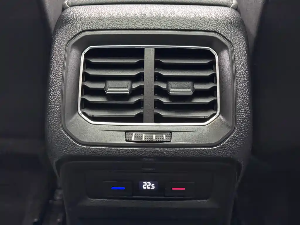 Volkswagen Tiguan L — миниатюра 13