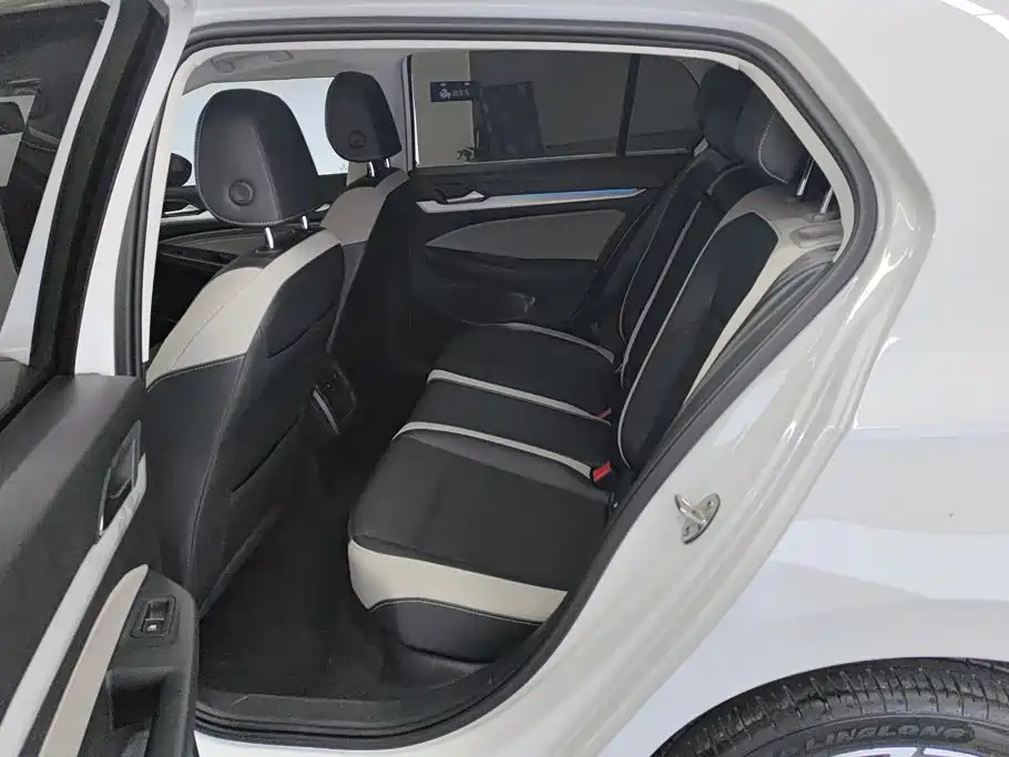 Volkswagen Golf — миниатюра 11