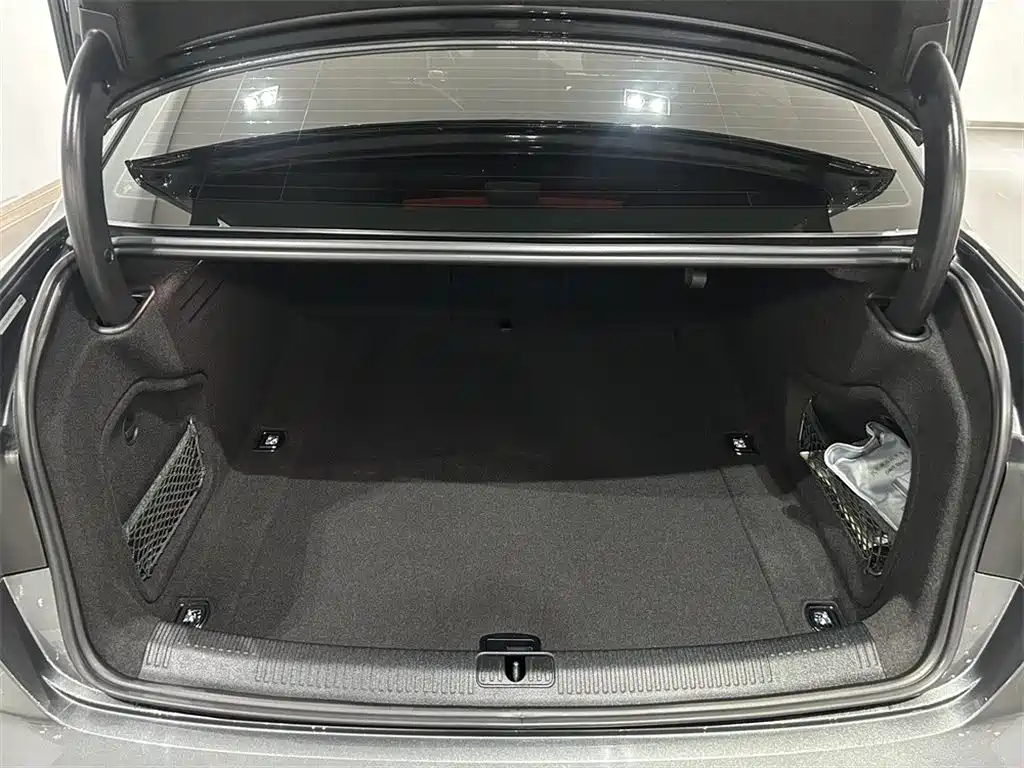 Audi A4L — миниатюра 9