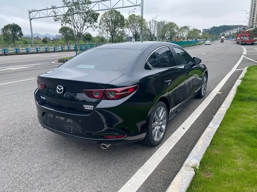Mazda 3 Axela — миниатюра 9
