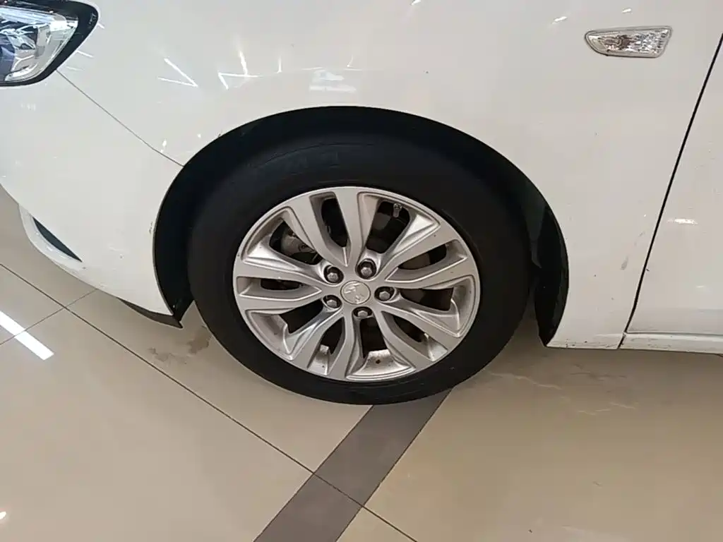 Buick Excelle — миниатюра 23