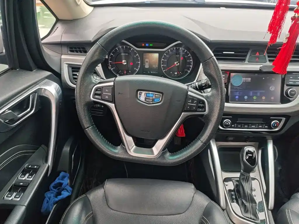 Geely Vision X3 — миниатюра 11