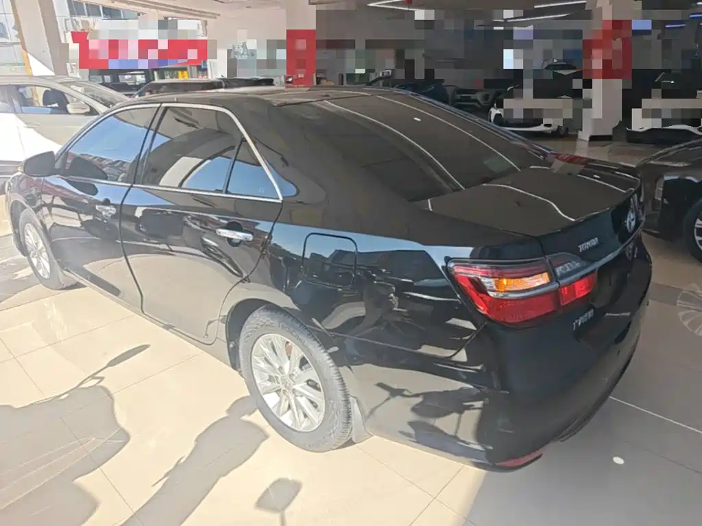 Toyota Camry — миниатюра 5