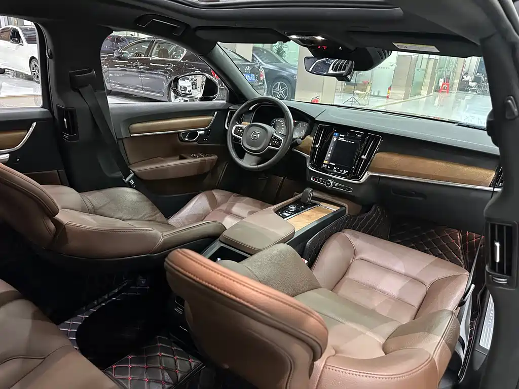 Volvo S90 — миниатюра 7