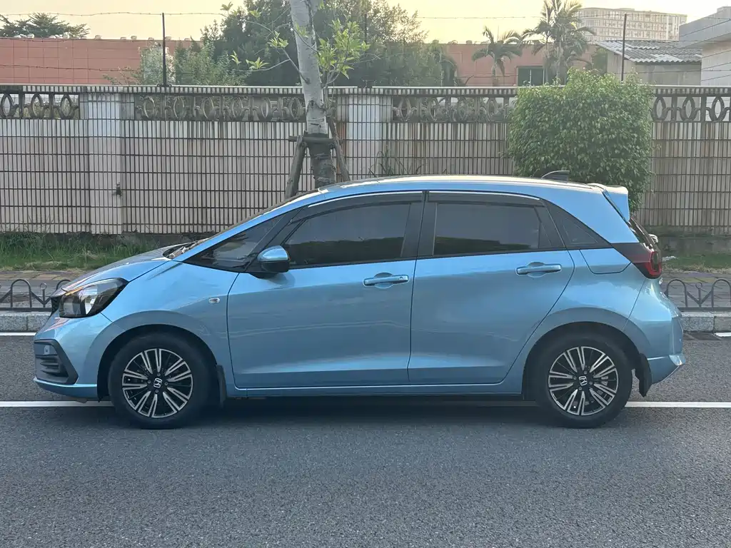 Honda Fit — миниатюра 8