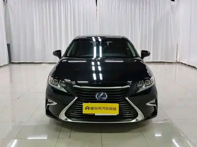 Lexus ES — миниатюра 7