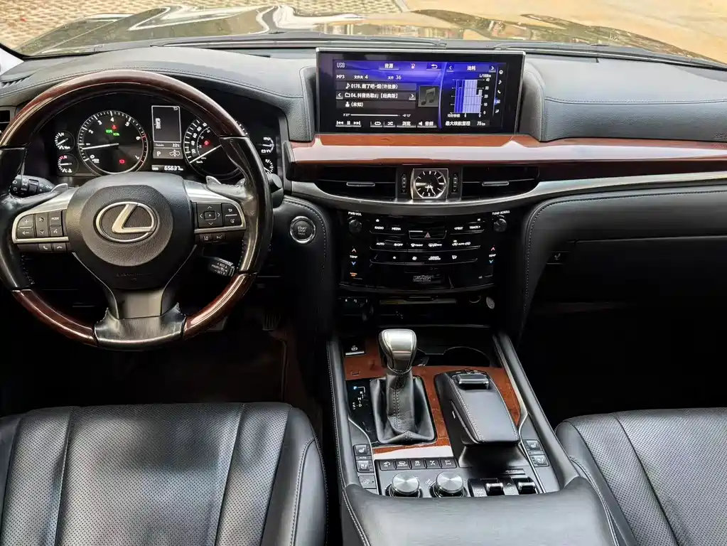 LEXUS LX