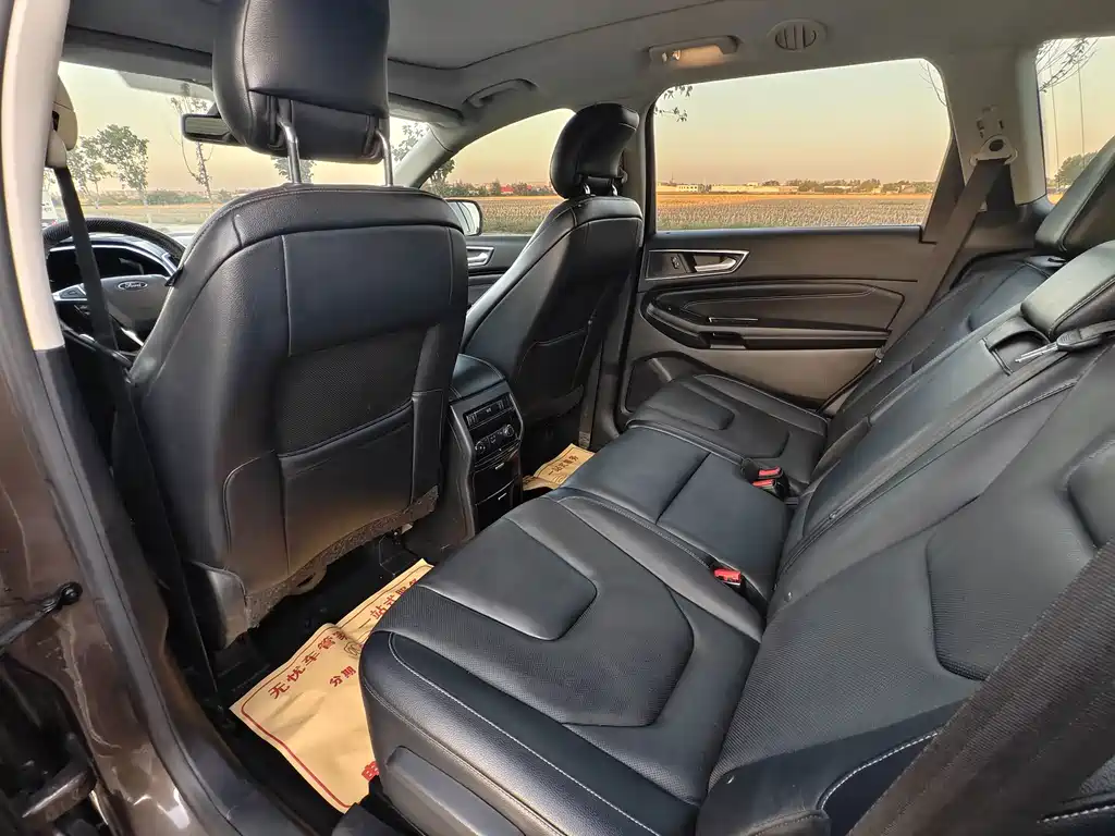 Ford Edge — миниатюра 4