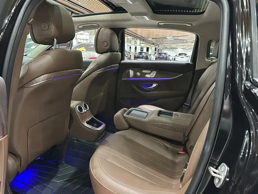 Mercedes-Benz E-Class — миниатюра 14