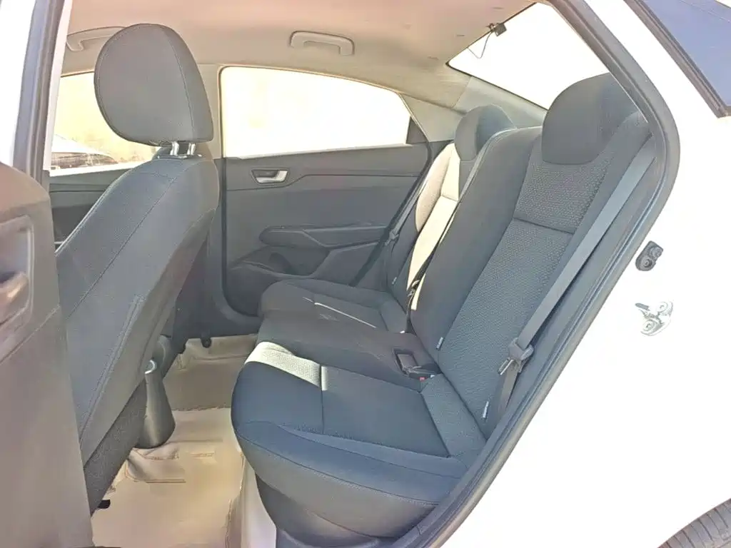 Hyundai Verna — миниатюра 17