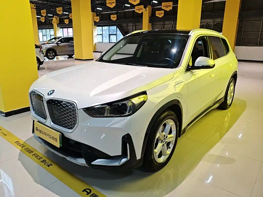 BMW iX1