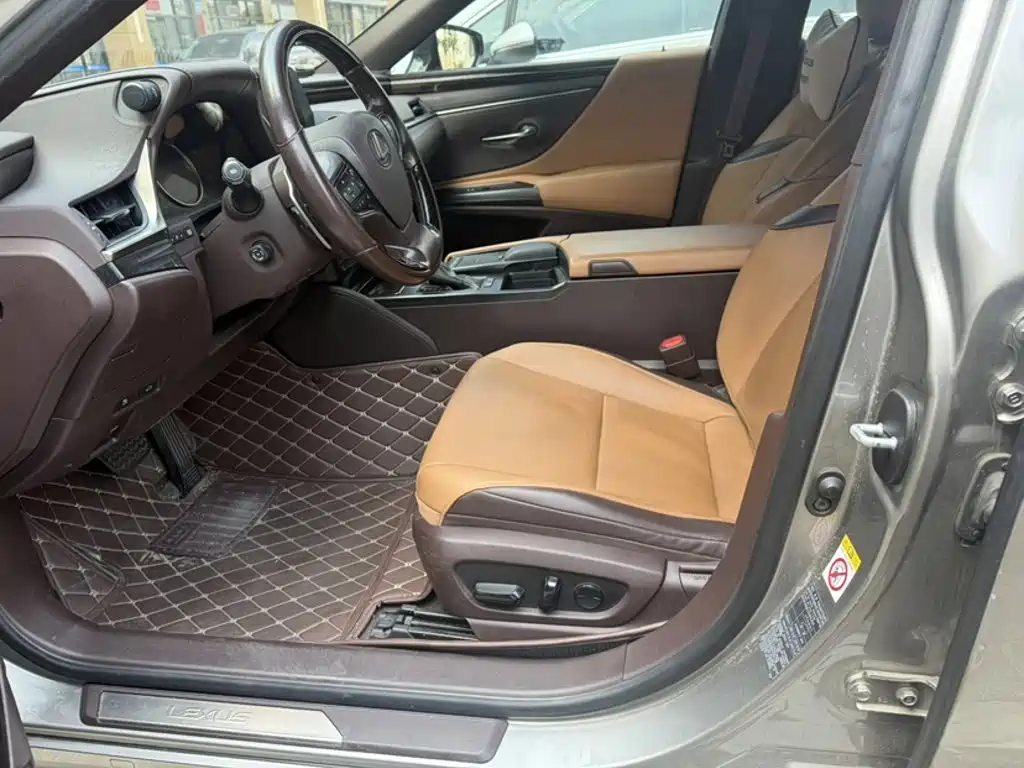 Lexus ES — миниатюра 8