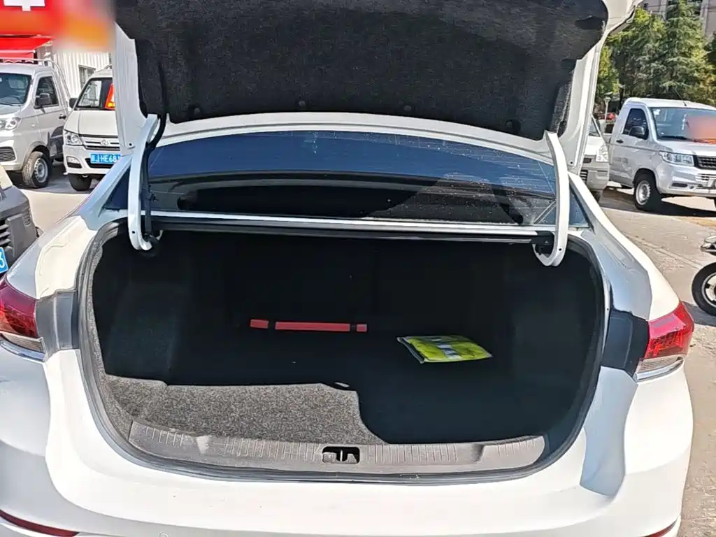 Buick Excelle — миниатюра 19