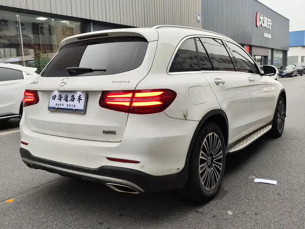 MERCEDES-BENZ GLC