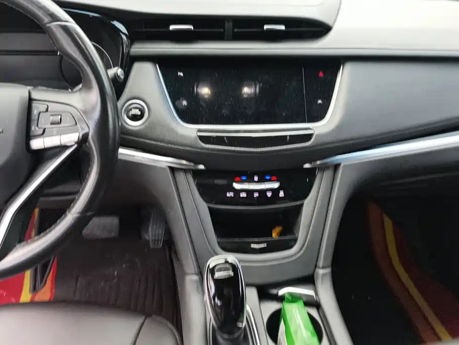 Cadillac XT6 — миниатюра 13