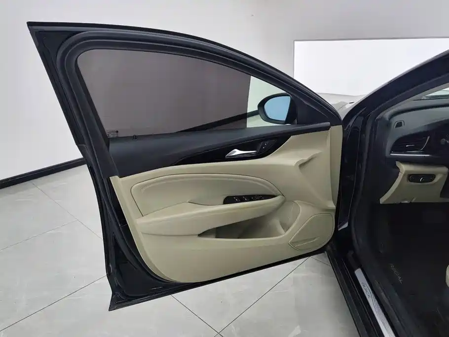 Buick Regal — миниатюра 7