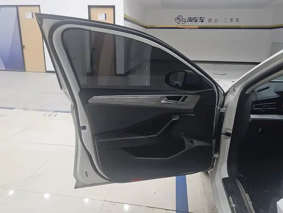 Volkswagen Sagitar — миниатюра 7
