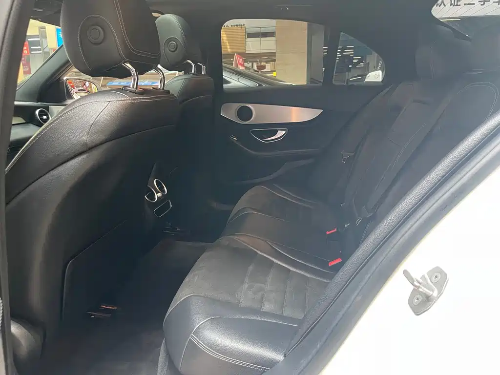 Mercedes-Benz C-Class — миниатюра 9
